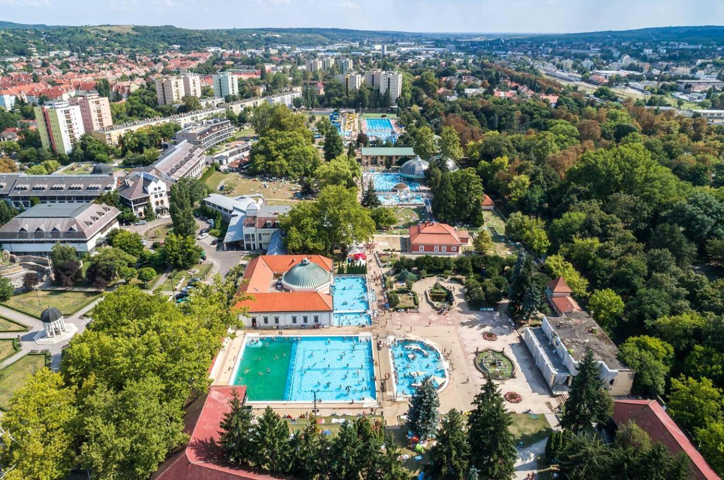 Indium City Panzio Erlau Exterior foto